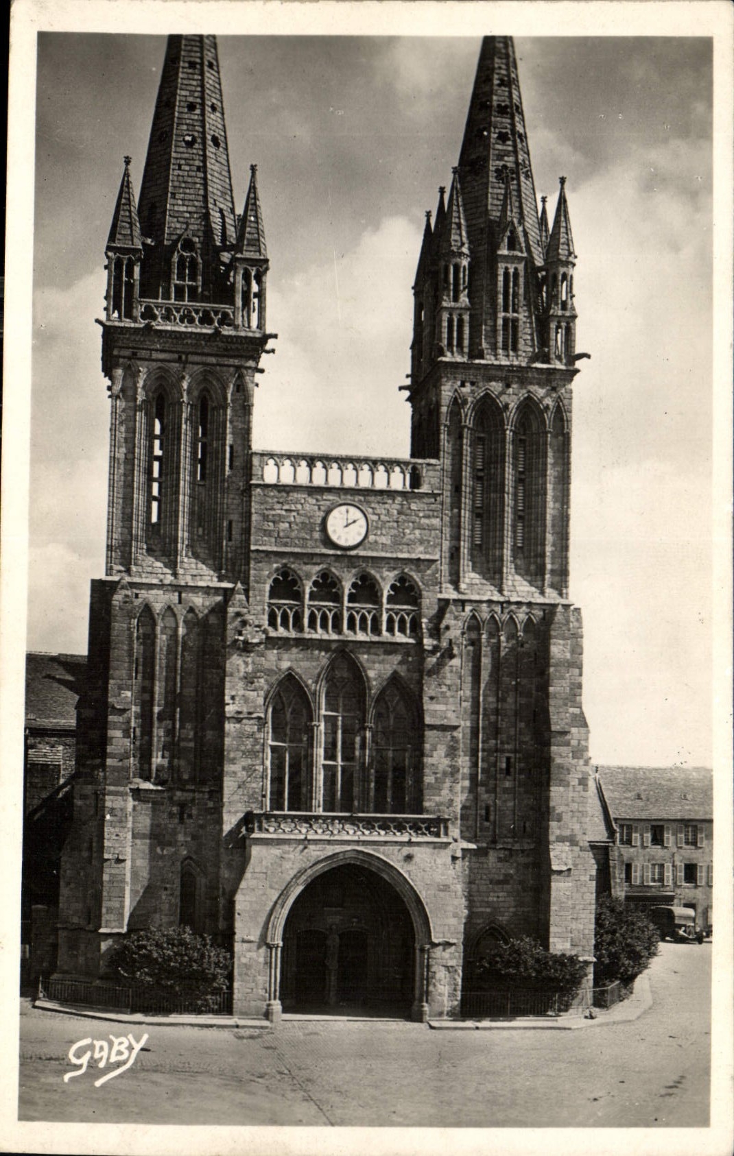 CPA Saint Pol de Leon Finistere Facade de la Ctahedrale 