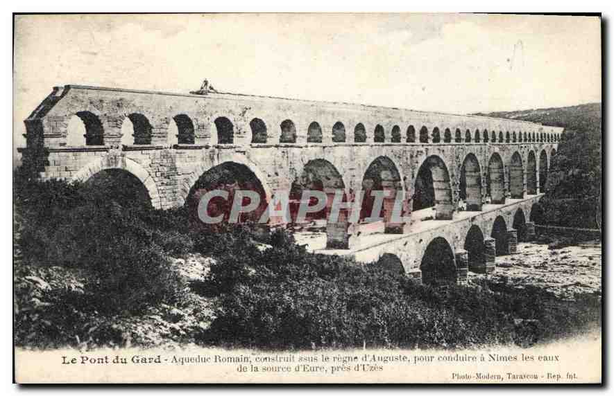 CPA Le Pont du Gard Aquedue Romain Nimes 