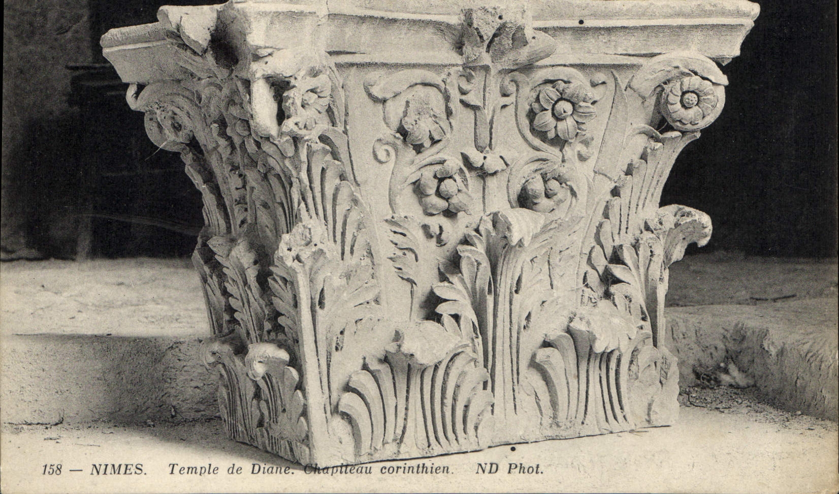Nîmes — Temple de Diane. Chapiteau corinthien — ND Phot. n°158