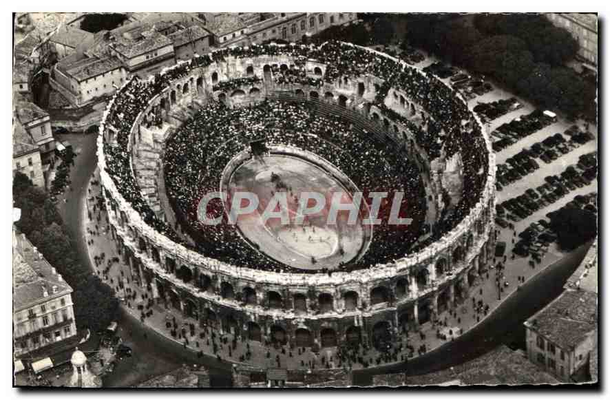 Arènes de Nîmes — Luftaufnahme eines Corrida-Tages — Edition Rohfritsch