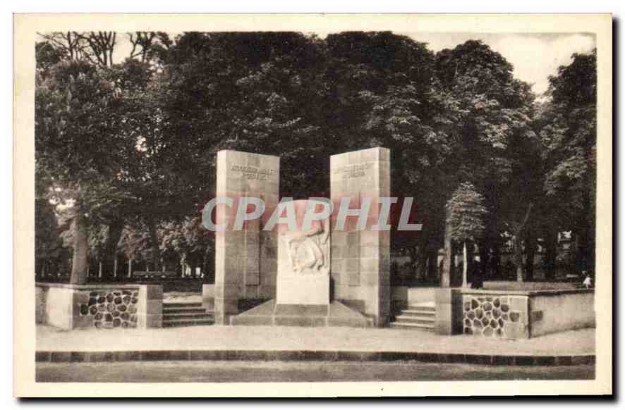 CPA St Flour Monument du Docteur Mallet Raymond Coulon 