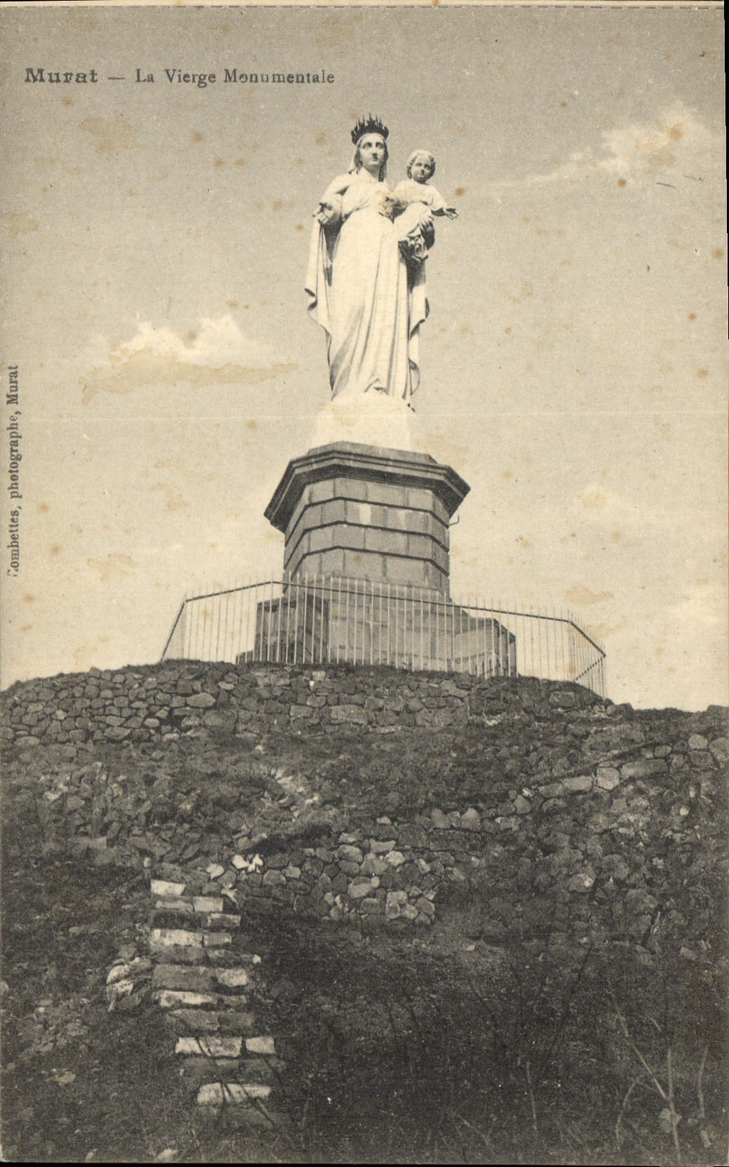 CPA Muret La Vierge Monumentale 