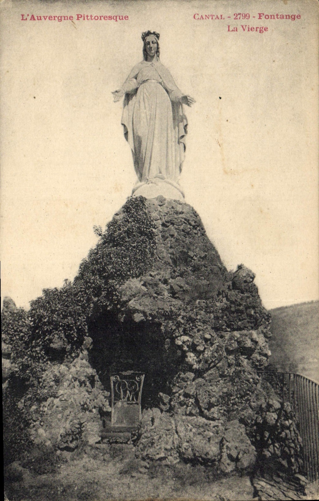 CPA L'Auvergne Pittoresque Cantal Fontange La Vierge 