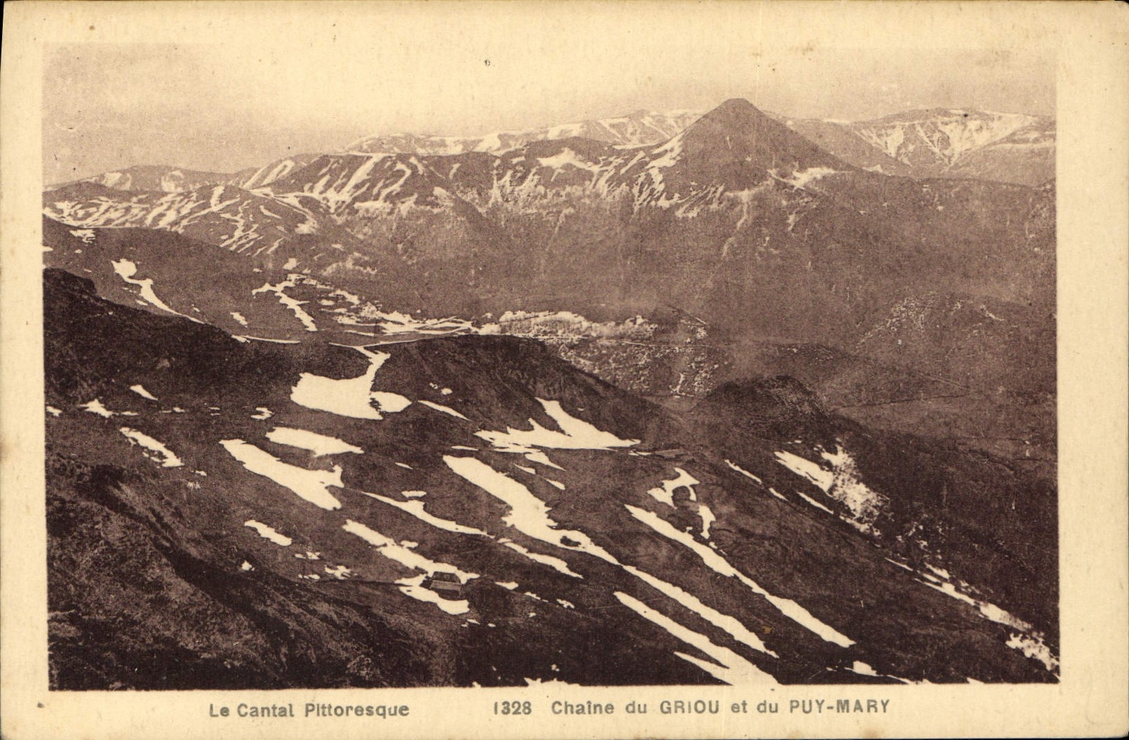 CPA Le Cantal Pittoresque Chaine du Griou et du Puy Mary 