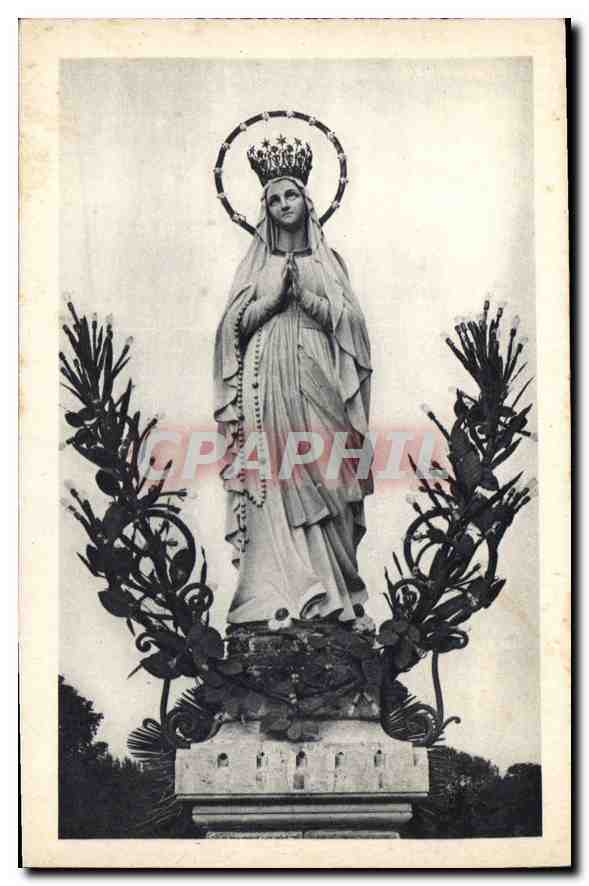 CPA Lourdes La Vierge Couronnee 