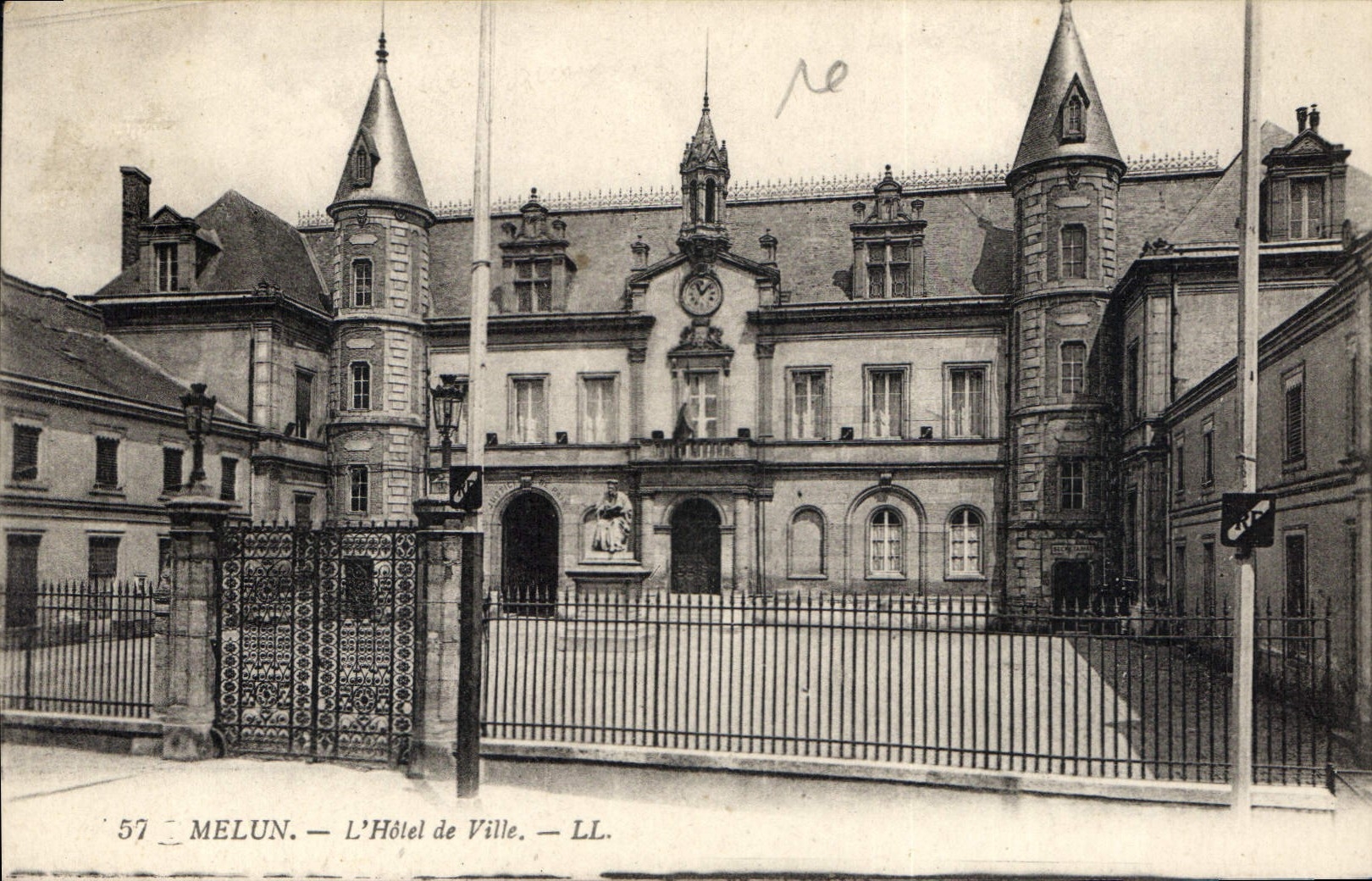 CPA Melun L'Hotel de Ville 