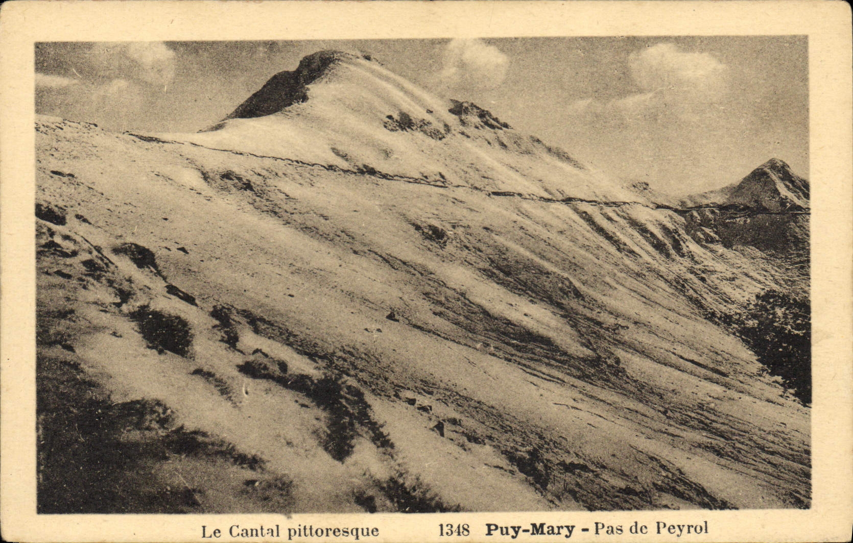 CPA le Cantal Pittoresque Puy Mary Pas de Peyrol 