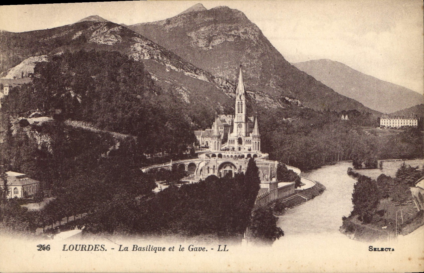 Lourdes - La Basilique et le Gave - Selecta n°246