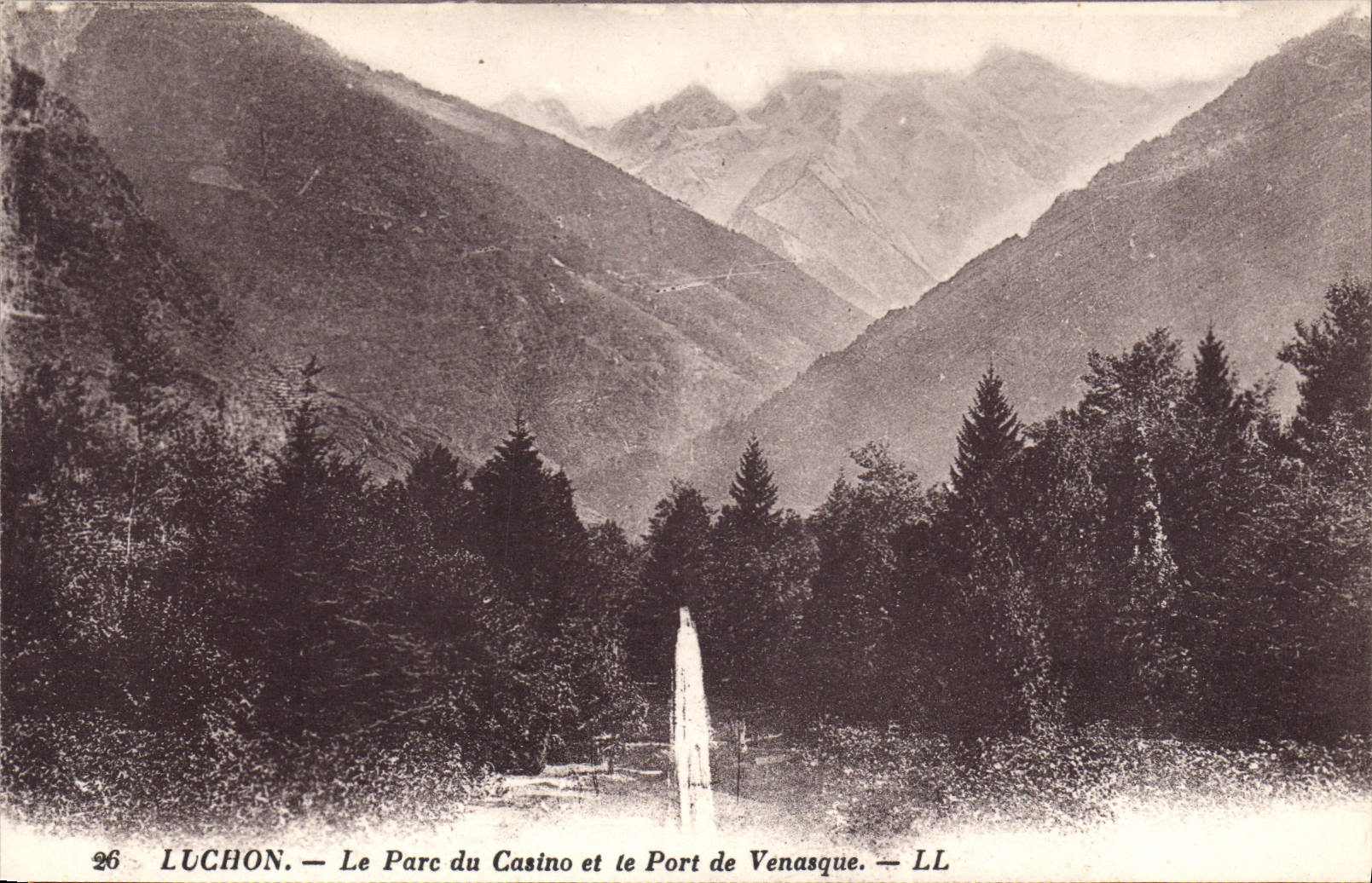 Luchon — Le Parc du Casino et le Port de Venasque — LL