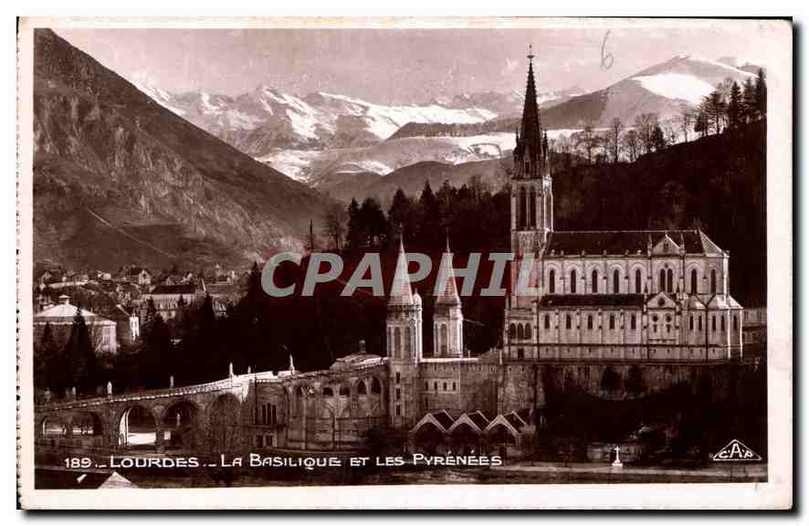 CPA Lourdes la Basilique et les Pyrenees 