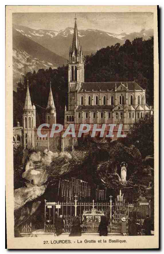 CPA Lourdes La Grotte et la Basilique 