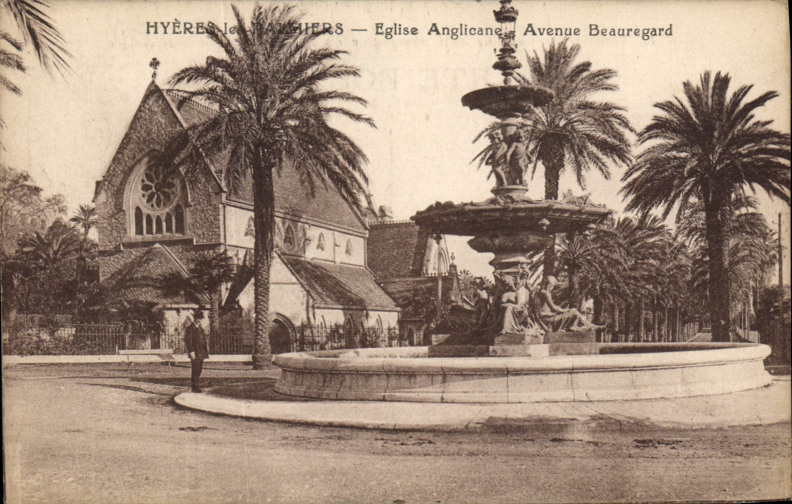 Hyères-les-Palmiers — Église Anglicane et Fontaine sur l'Avenue Beauregard