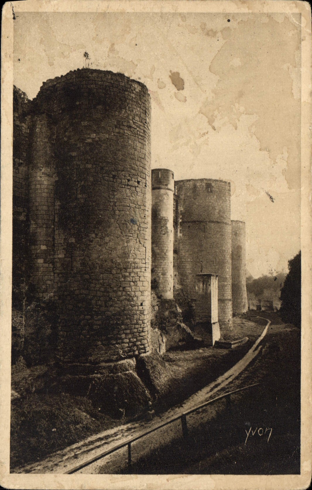 CPA Chateaux de la Loire Chateau de Loches Facade occidentale 