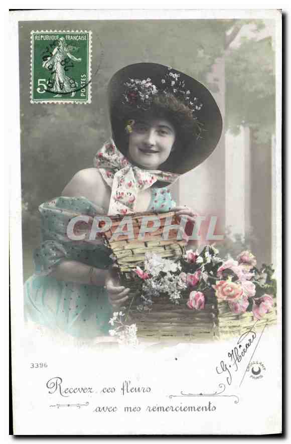 CPA Recevez ces fleurs avec mes remerciements  Femme Fleurs