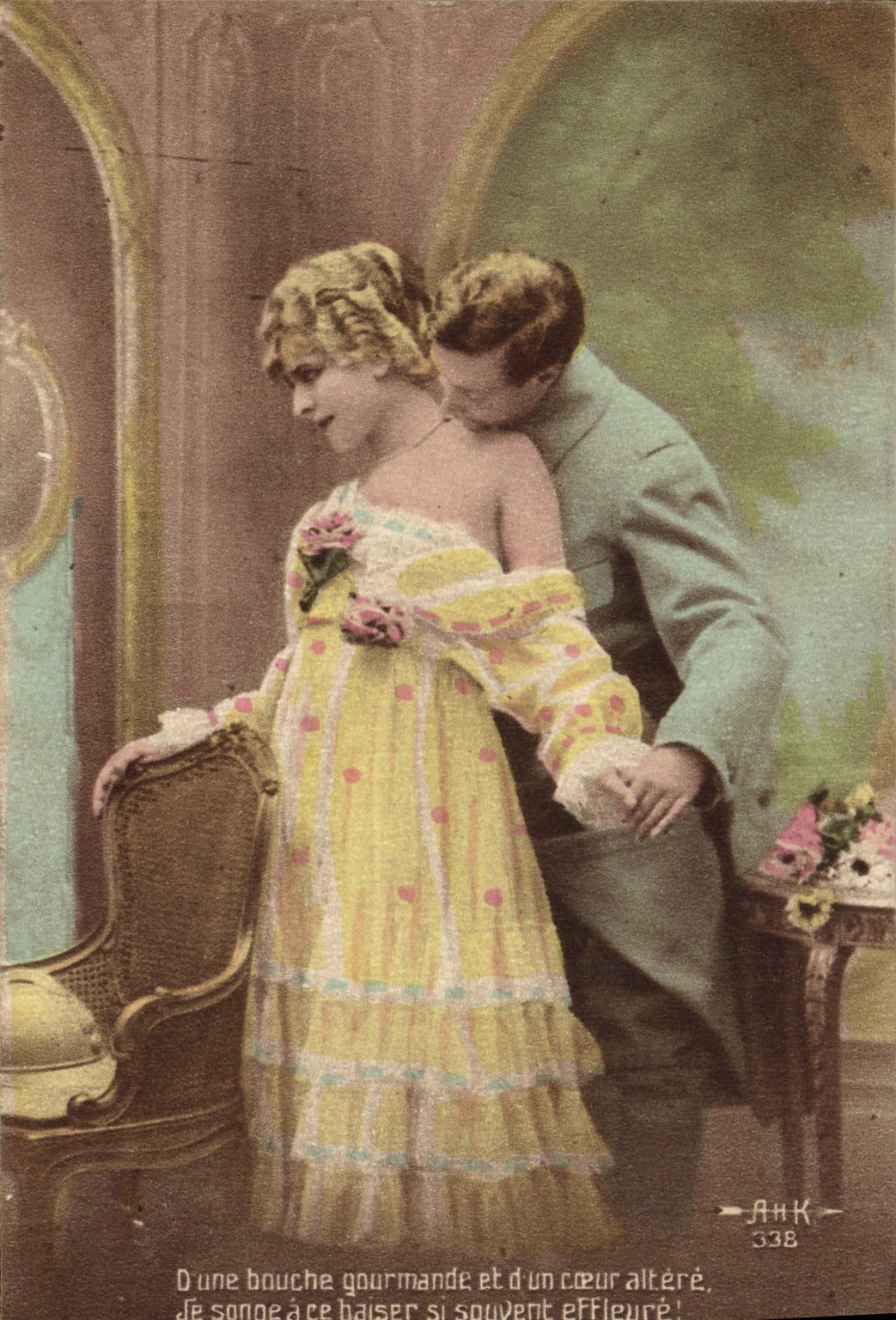 CPA O une bnuche gourmande et d'un coeur altere Femme