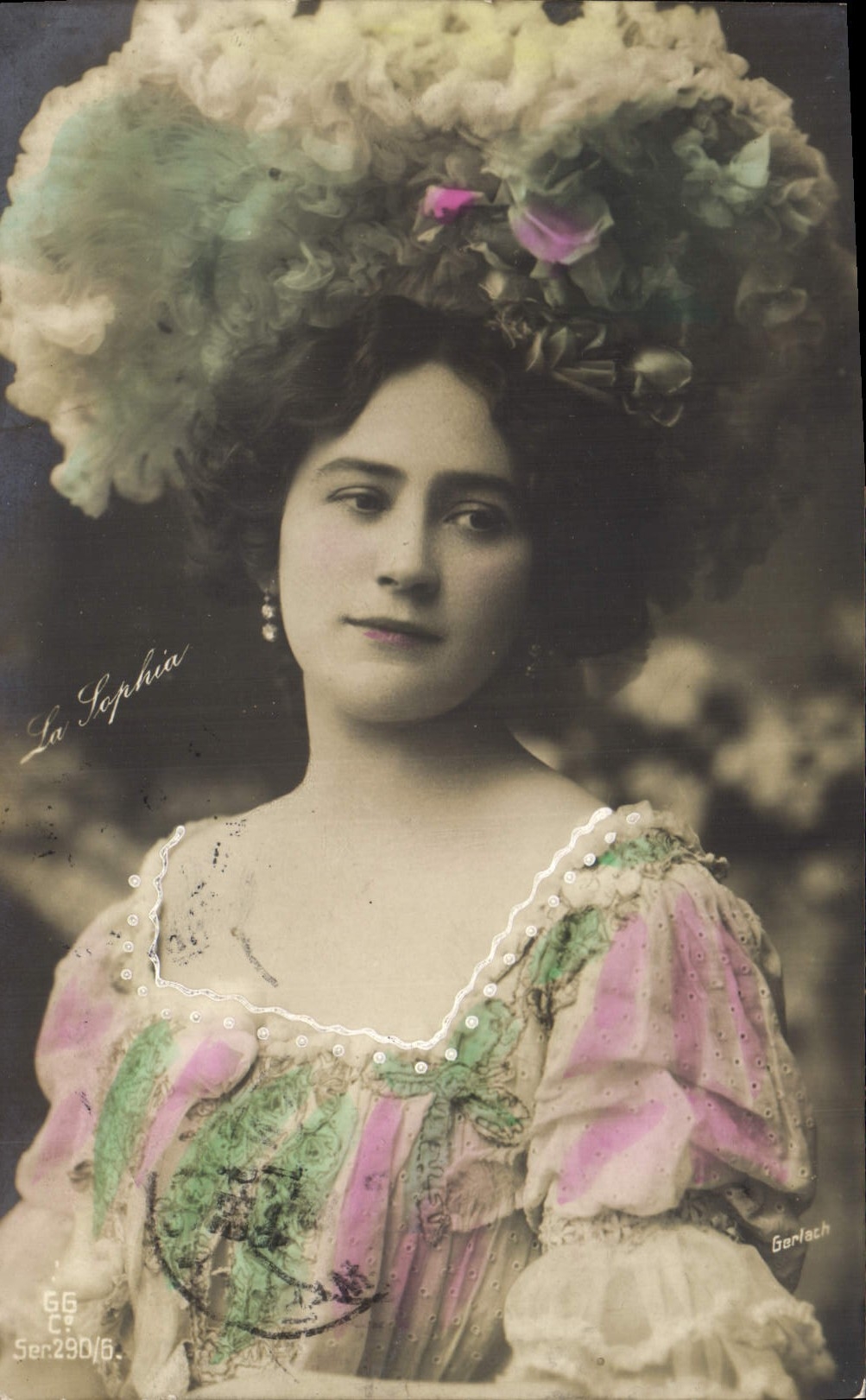 La Sophia — Portrait d'une jeune femme en costume coloré — Garfach, série 290/6
