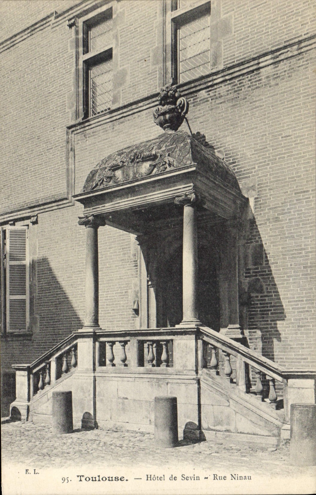 Hôtel de Sevin — Rue Ninau — Toulouse — E. L. 95
