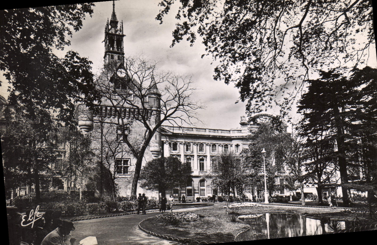 Square de Gaulle und Donjon du Capitole — Toulouse — Édit. Pyrénées-Orientales, Bromuro