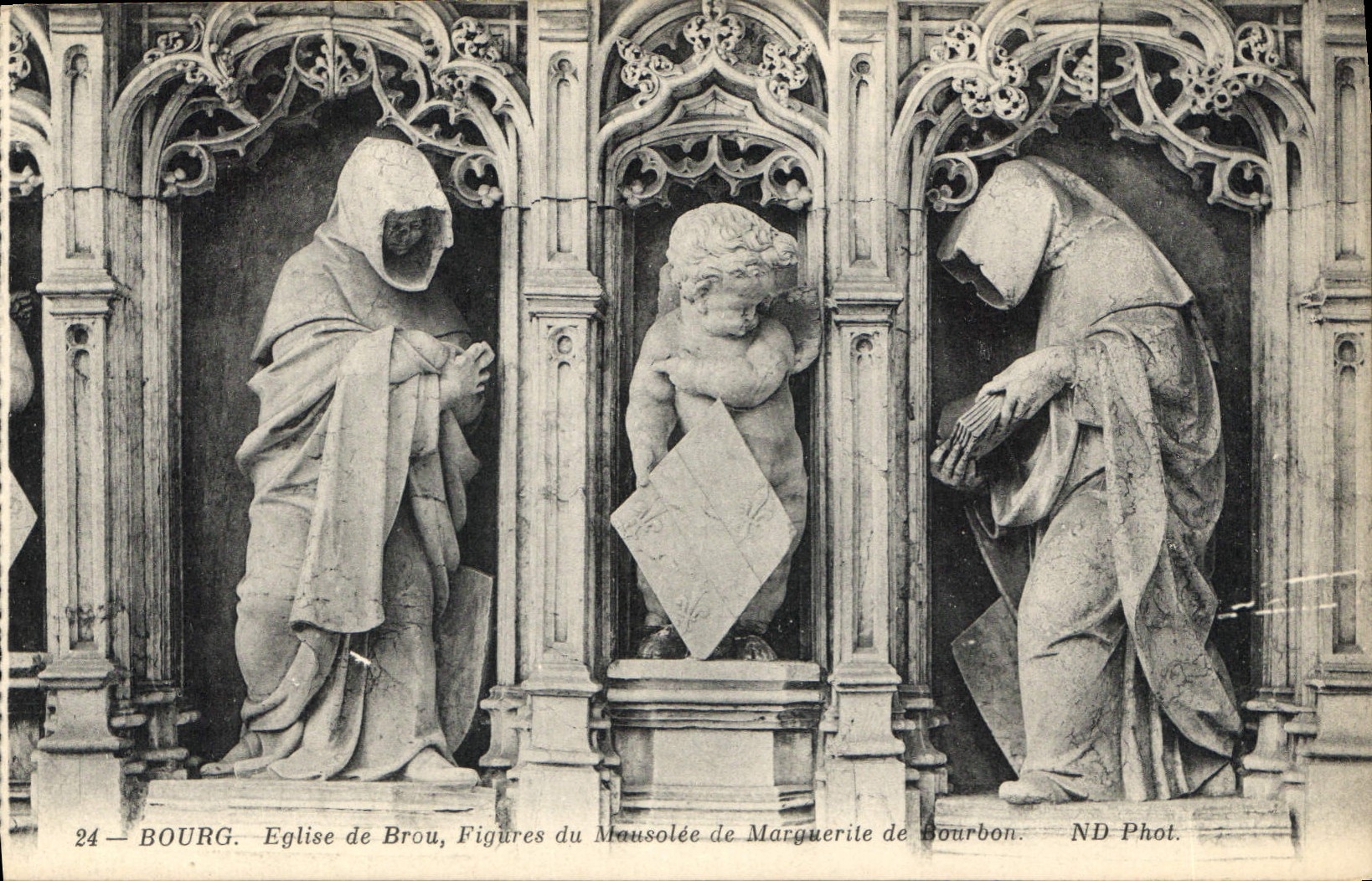 CPA Bourg Eglise de Brou Figures du Mausolee de Marguerite de Bourbon 