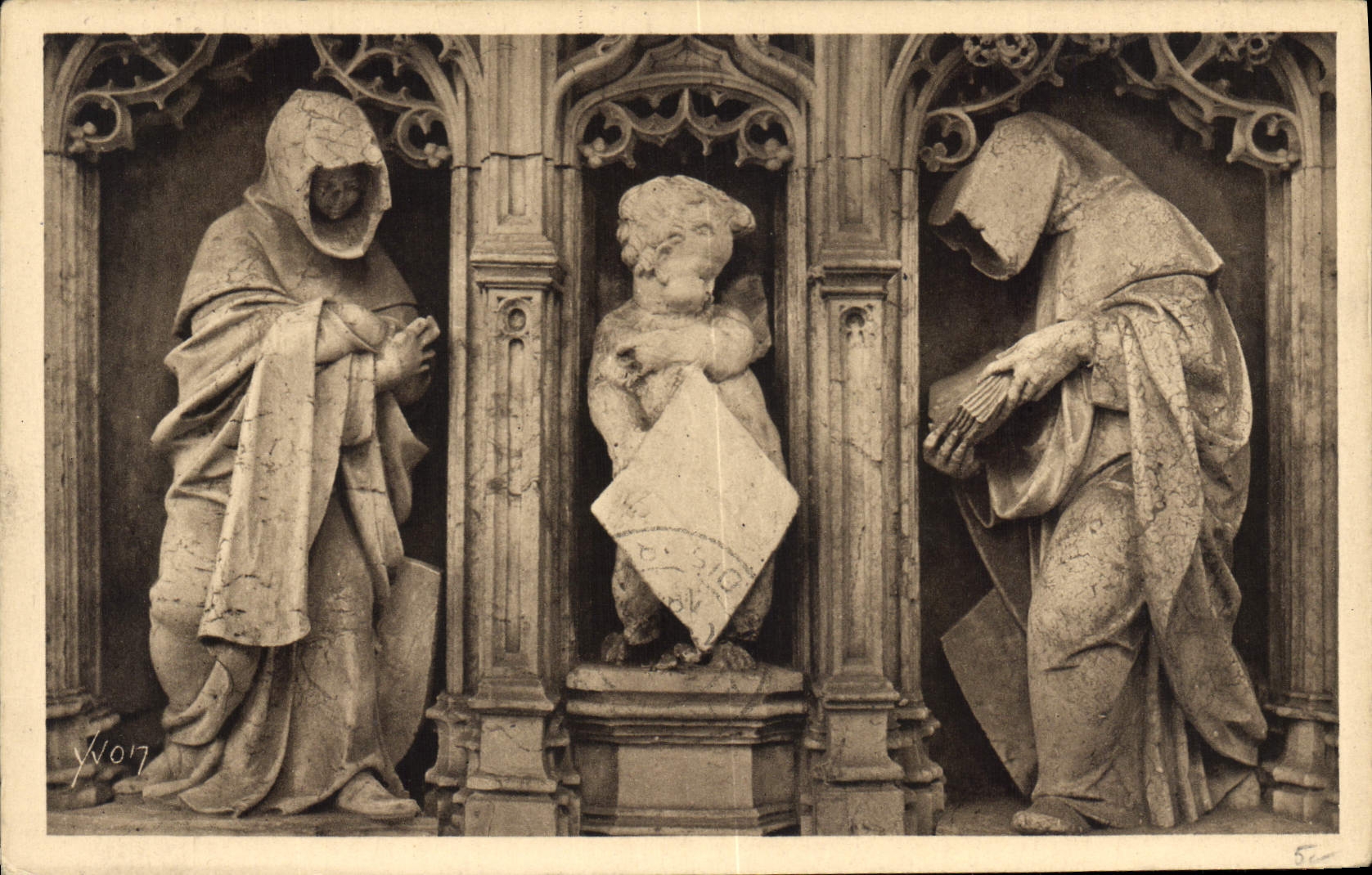 Bourg (Ain) - Église de Brou - Figures du Mausolée de Marguerite de Bourbon (Les Pieucreuses)