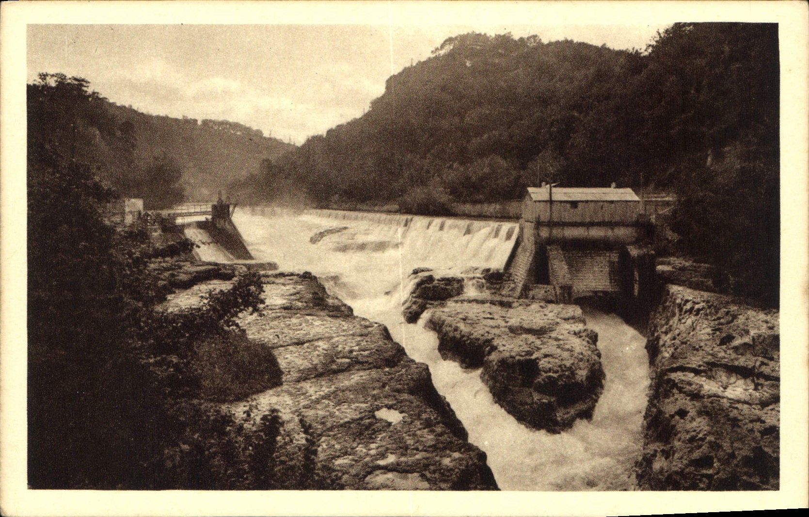 CPA Vue de l'Ain Bellegarde Perte du Rhone Les Barrages 