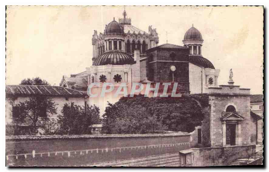 CPA La Basilique et l'ancienne Eglise d'Ars Ain 