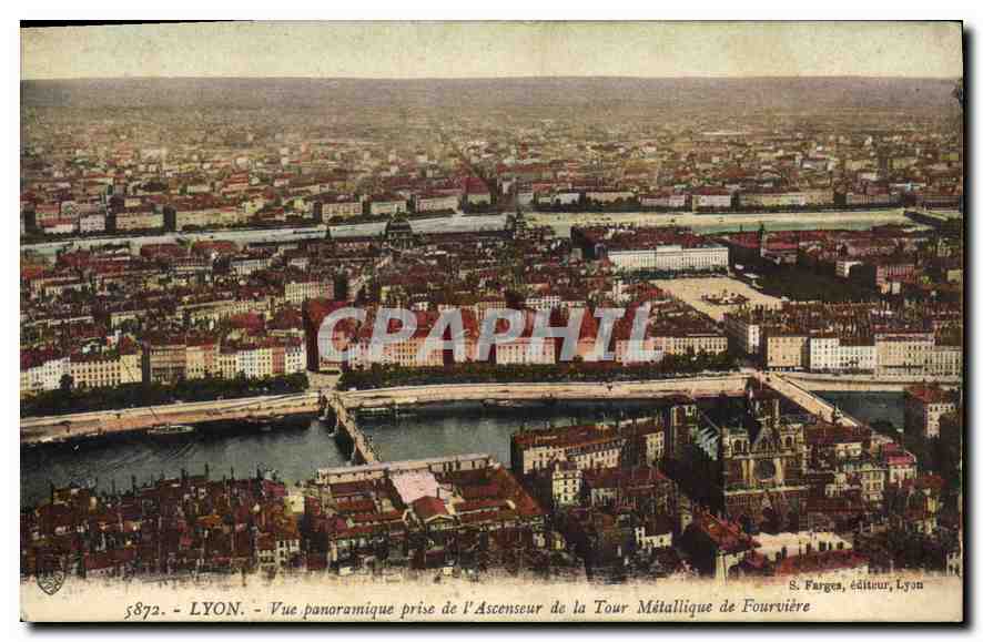 CPA Lyon Vue panoramique prise de l'Ascenseurde la Tour Metallique de Fourviere 