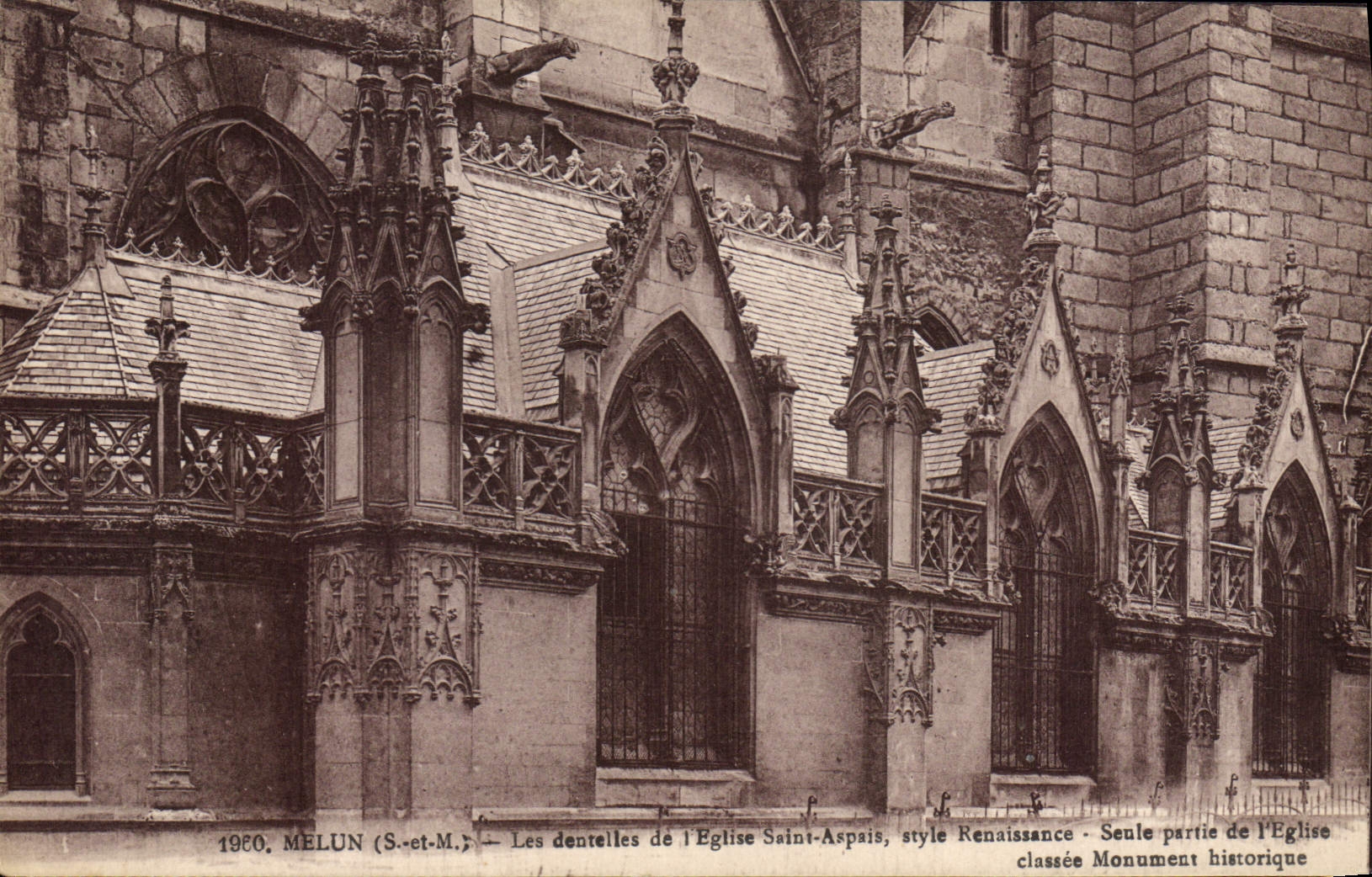 CPA Melun S et M Les dentelles de l'Eglise Saint Aspairs style Renaissance Seule partie de l'Eglise 