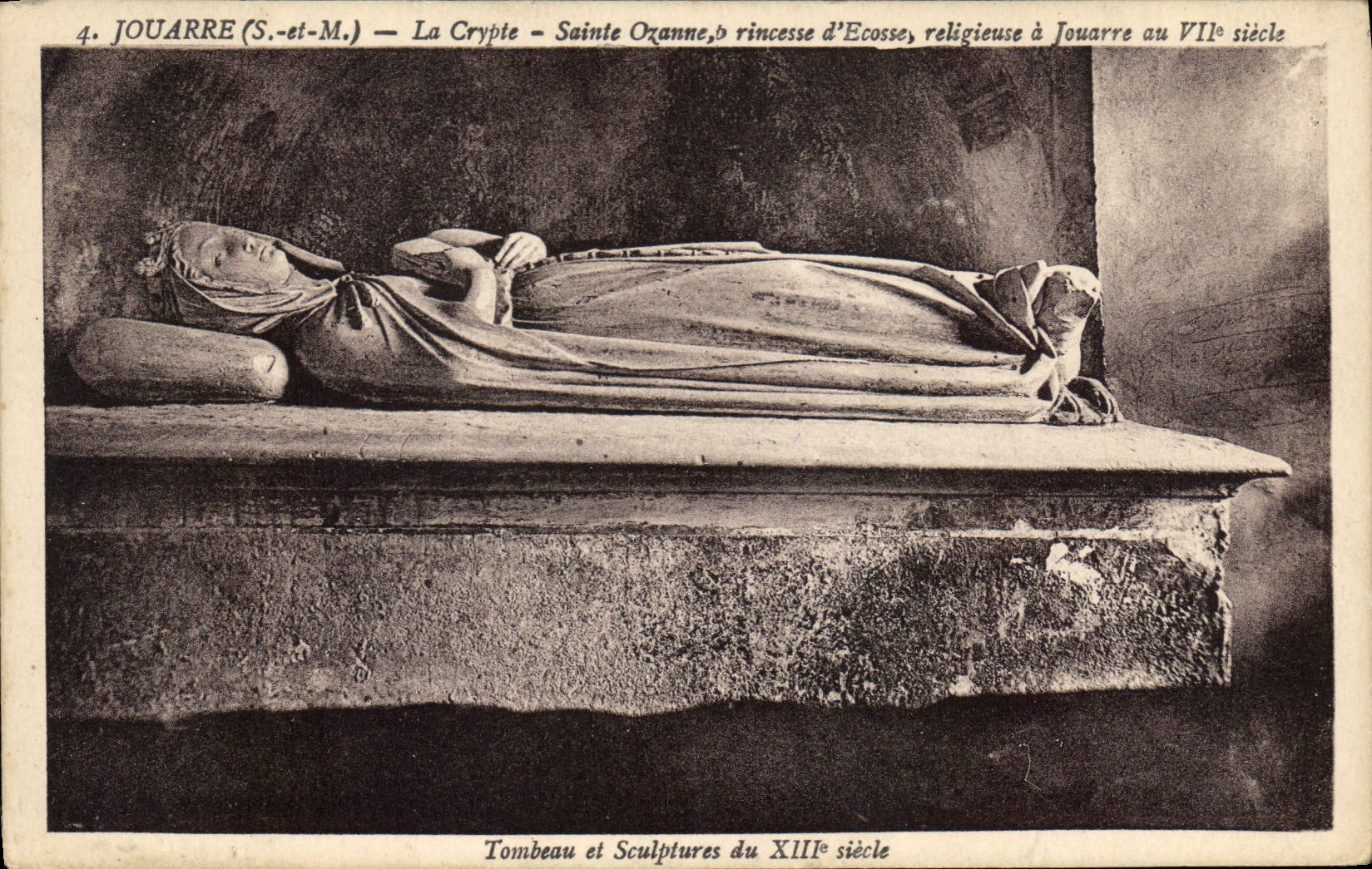 Jouarre (S.-et-M.) — La Cripta — Tumba y Esculturas del siglo XIII — Santa Ozanne, princesa escocesa, religiosa en Jouarre en el siglo VII