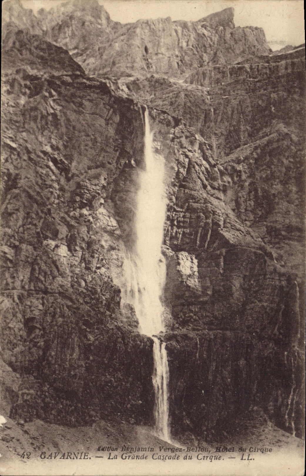 CPA Gavarnie :a Grande Cascade du Cirque 
