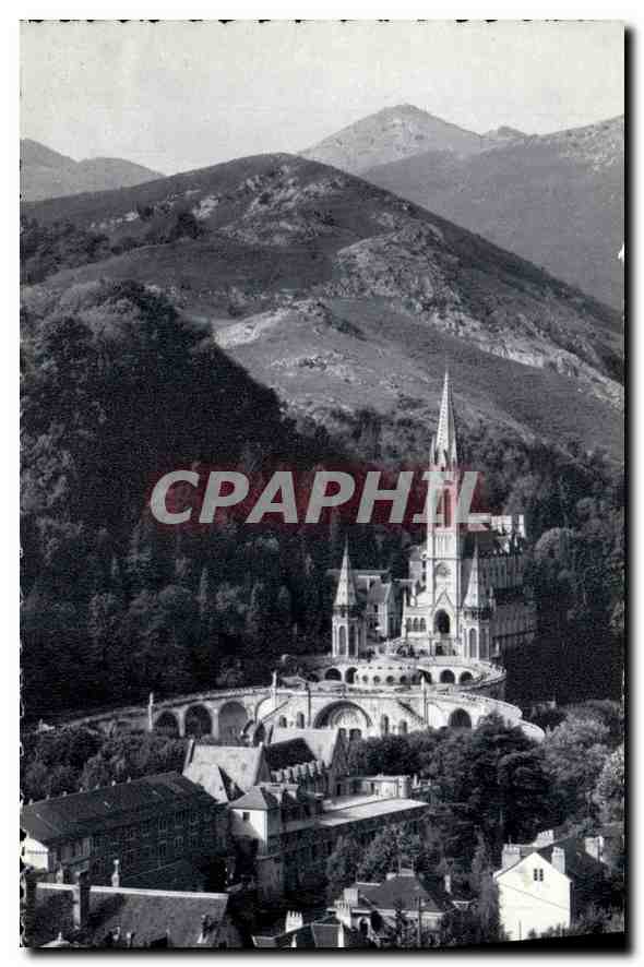 CPA Lourdes La Basilique et le Montagne de Calvaire 