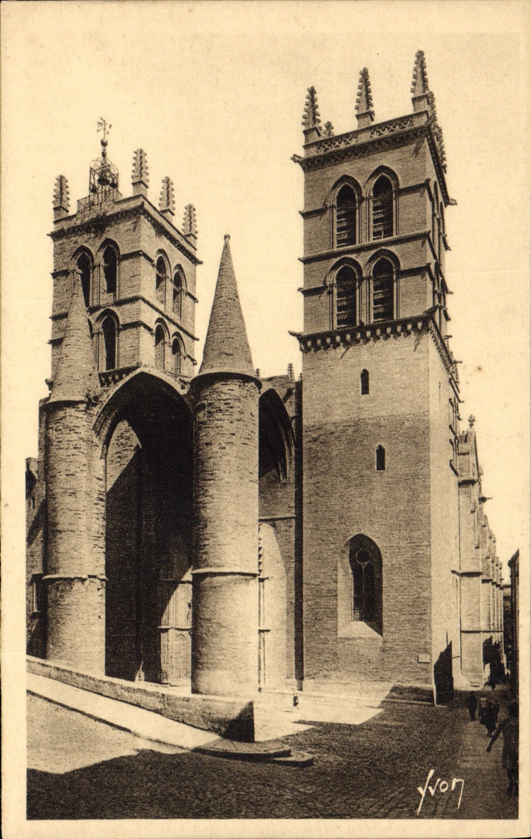 CPA Montpellier Herault la Cathedrale Saint Pierre 