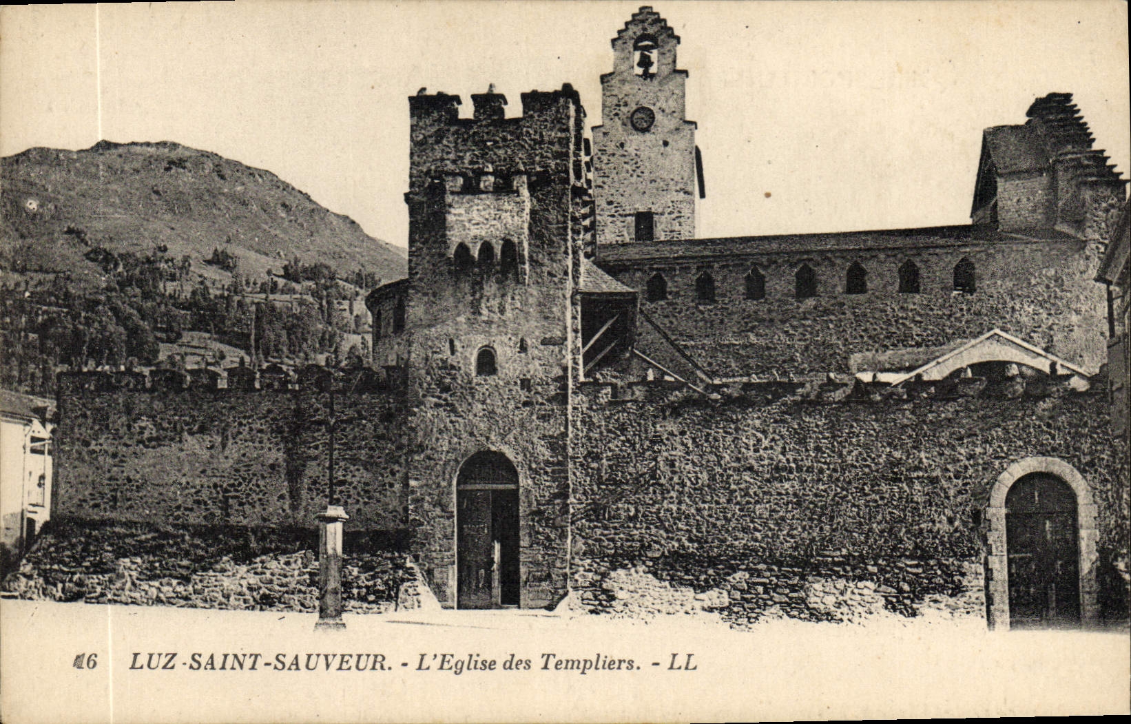 Luz-Saint-Sauveur — L'Église des Templiers — LL