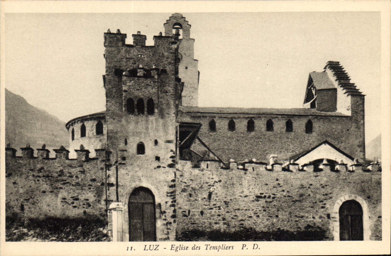 Luz - Église des Templiers — P. D. — Édition P. Doucet Lourdes