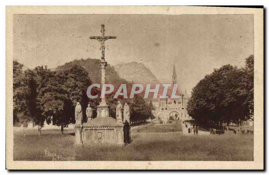 CPA Lourdes Calvaire Breton et Esplanade 