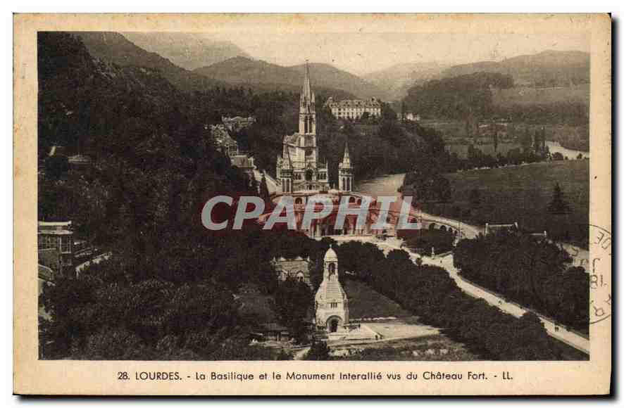 CPA Lourdes la Basilique et le Monument interallie vus du Chateau Fort 
