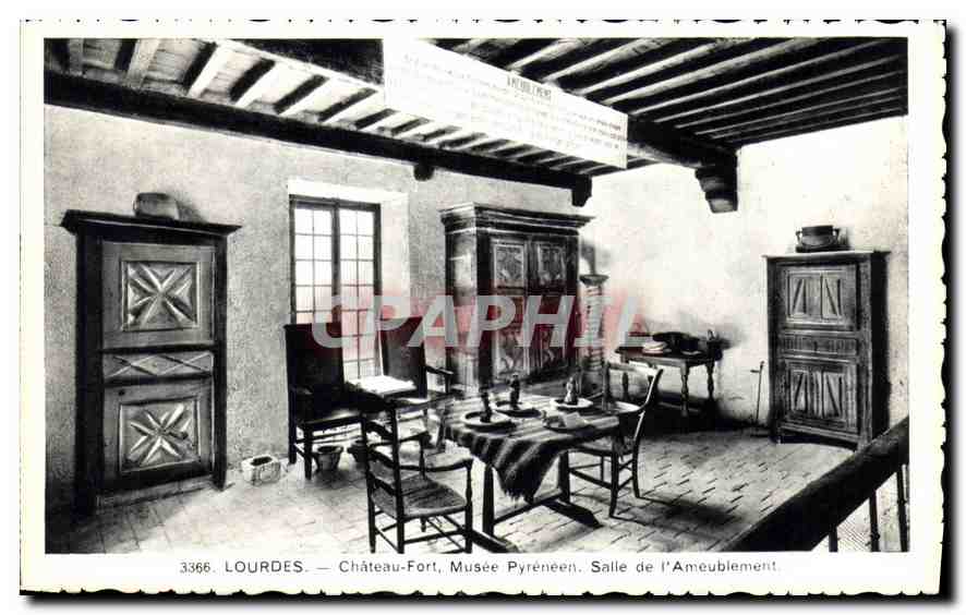CPA Lourdes Chateau Fort Musee Pyreneen Salle de l'Ameublement 