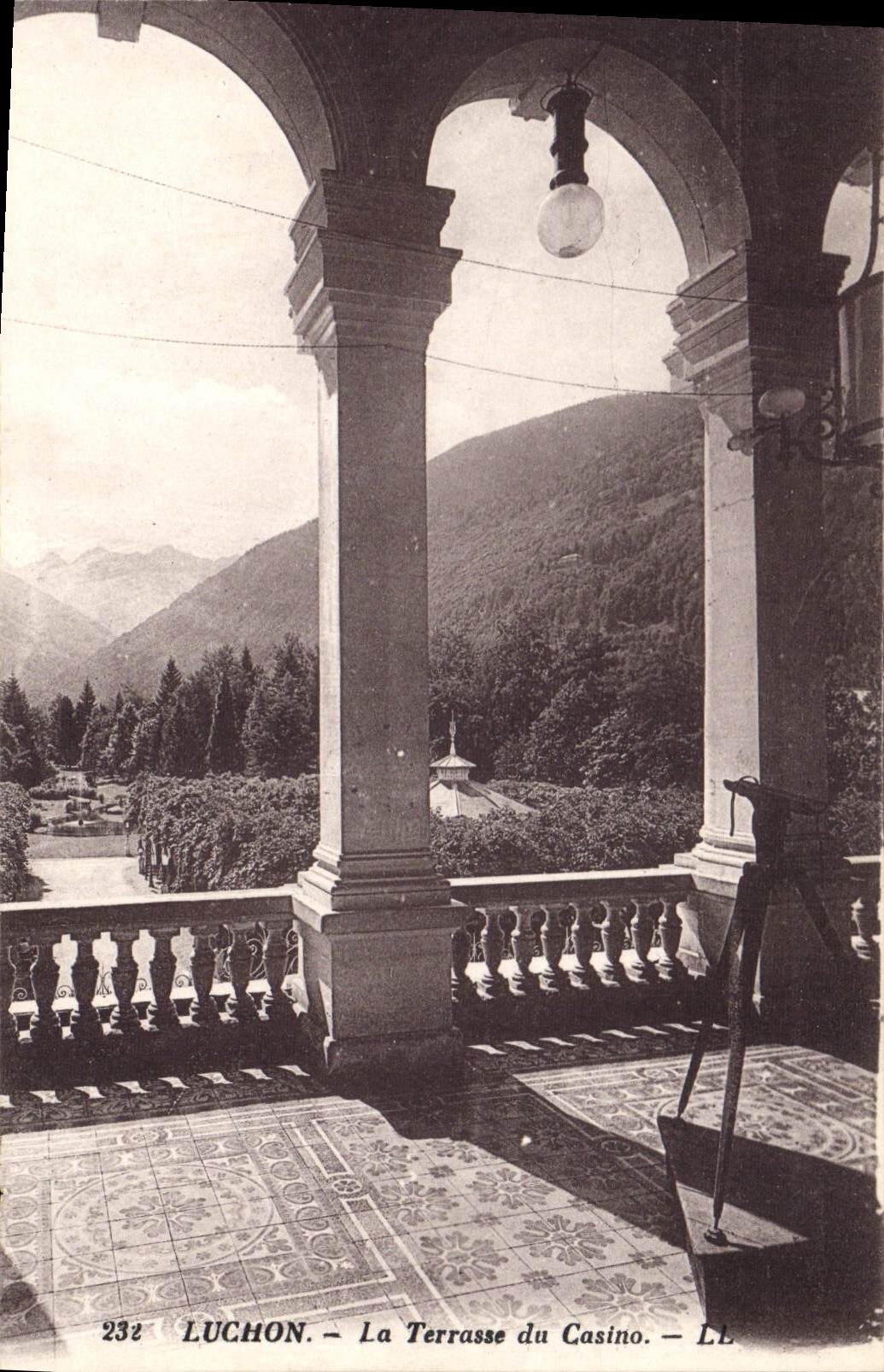 CPA Luchon la Terrasse du Casino 