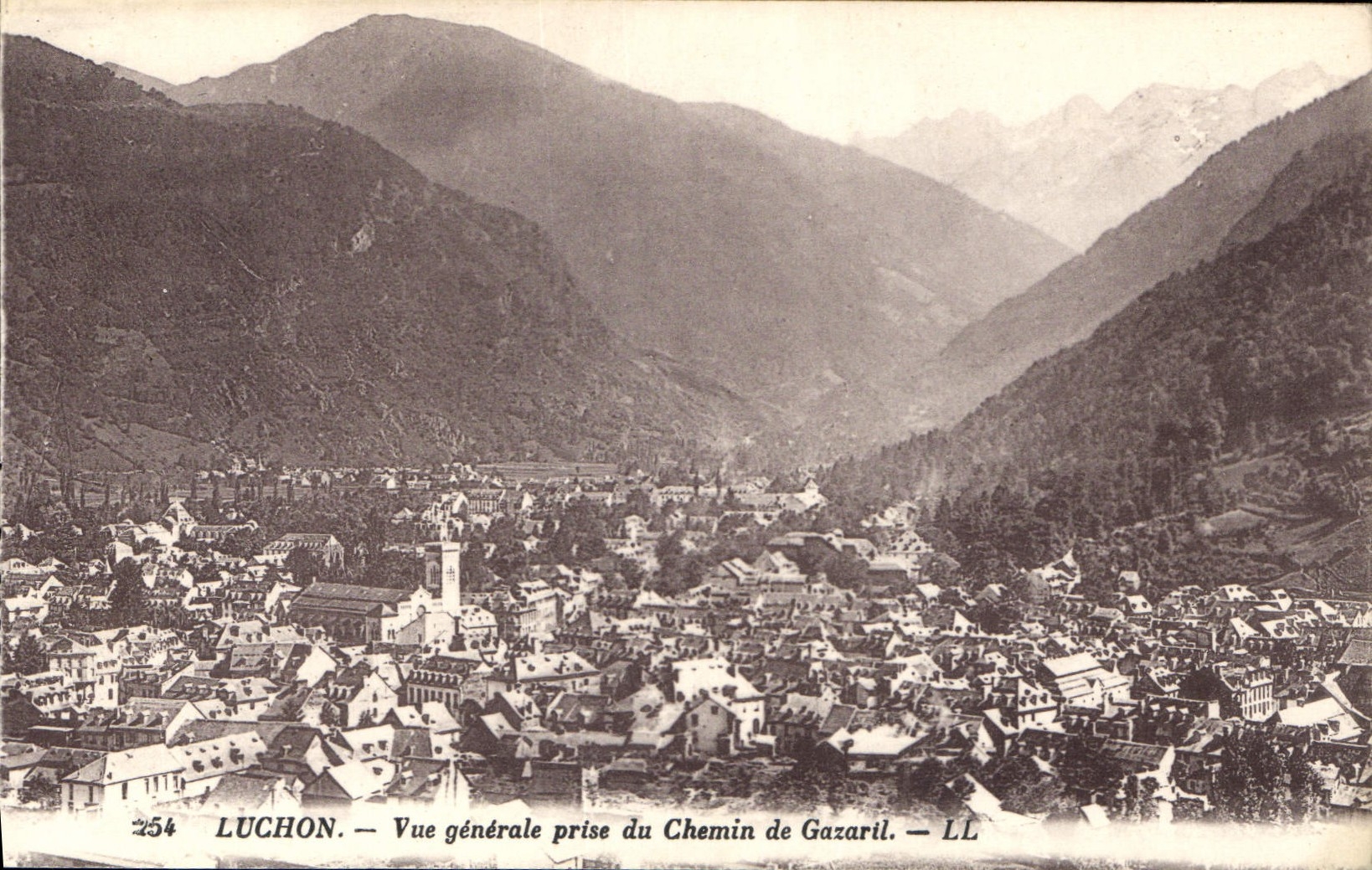 Luchon — Vue générale prise du Chemin de Gazaril — LL