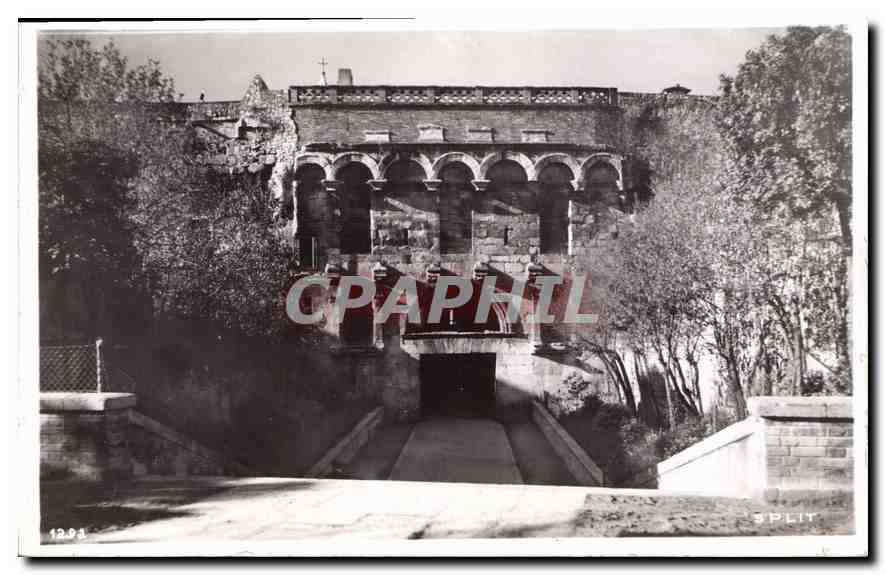 Théâtre romain de Split — vue en noir et blanc — éditeur Split - Anverso