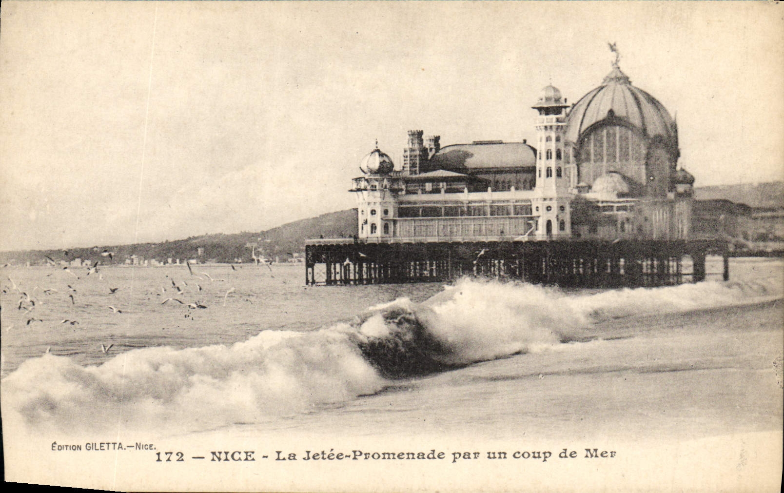 CPA Nice La Jetee Promenade par un coup de Mer 