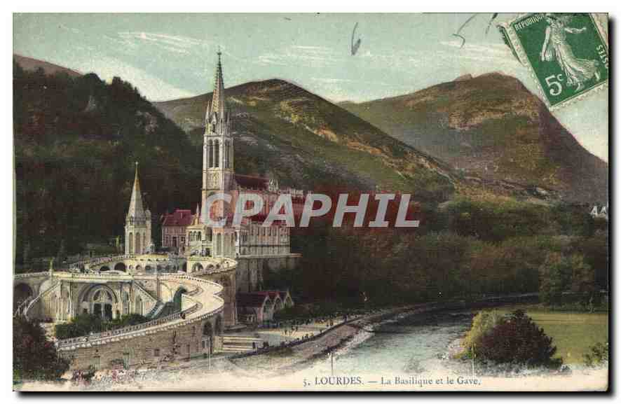 CPA Lourdes La Basilique et le Gave 
