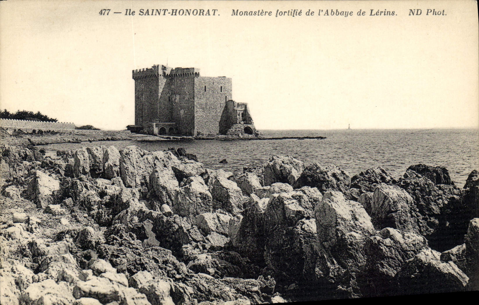 Ile Saint-Honorat — Monastère fortifié de l'Abbaye de Lérins — ND Phot. n°477