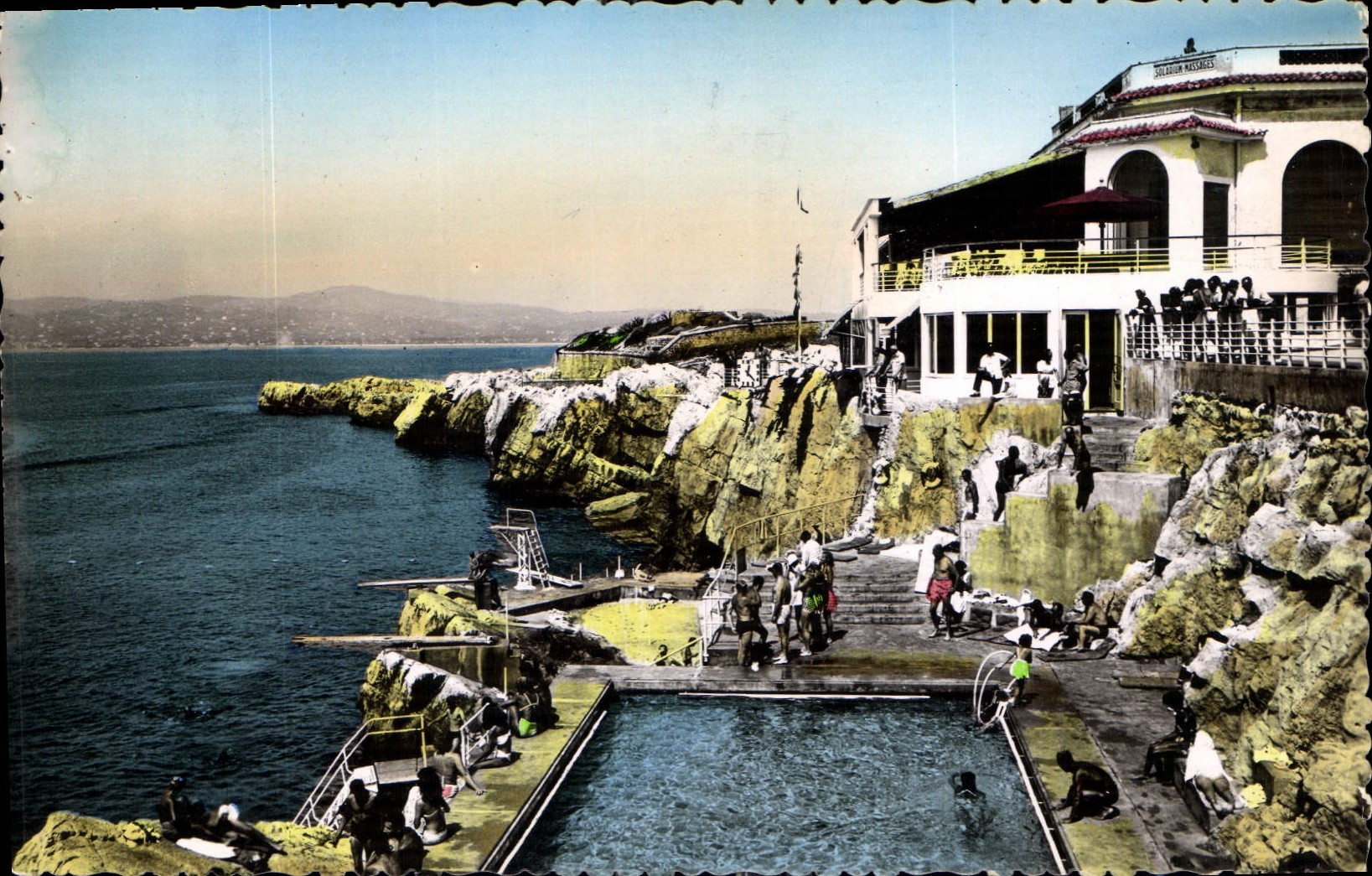 La Piscine d'Eden-Roc — Juan-les-Pins — Les Éditions Interdalle