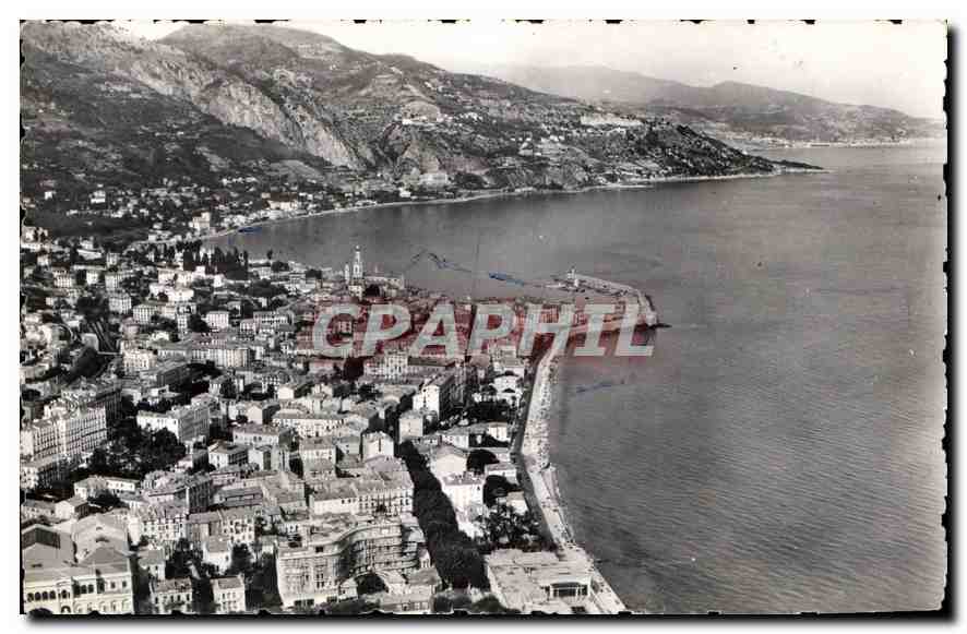 CPA Menton A M vue generale au primeir plan au bord de la mer le Casino Municipal et sa piscine au l