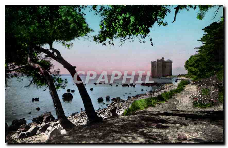 CPA La Cote d'Azur Cannes Ile St Honorat Monastere fortifie du XI 
