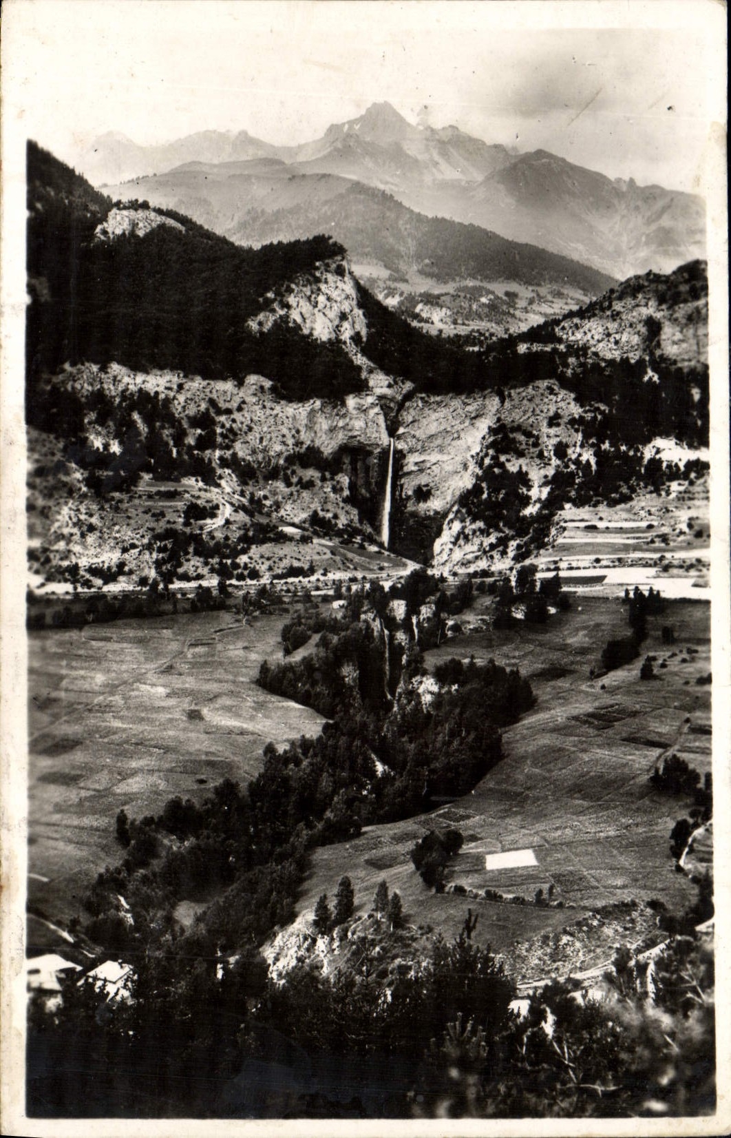 CPA Env de Modane vue d'ensemble des Cascades de St Benoit et la Dent Parrachee 