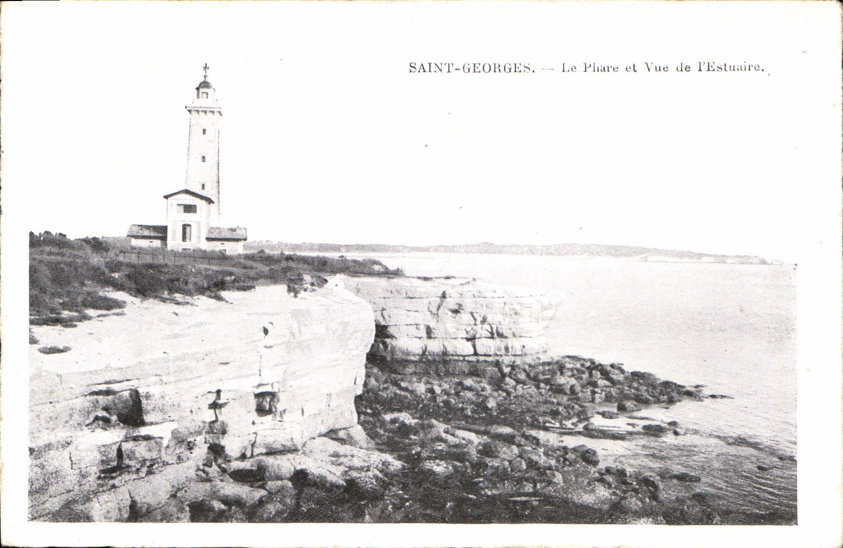 CPA Saint Georges Le Phare et vue de l'Estuaire Phare