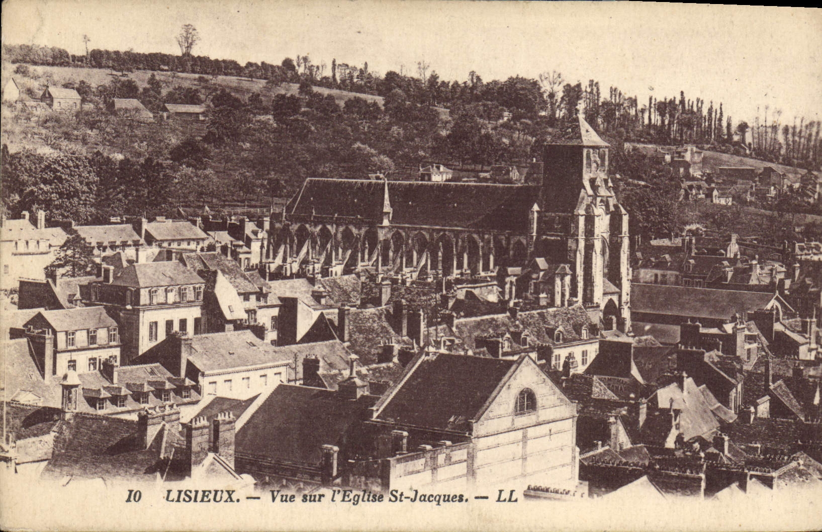 Lisieux — Vue sur l'Église St-Jacques — LL
