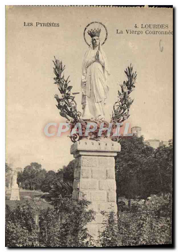 CPA Les Pyrenees Lourdes La Vierge Couronnee 